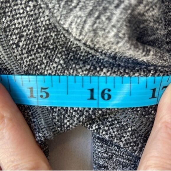 Gymshark Dry Flex Crop Top Gray Logo Gym Shirt - Picture 6 of 7